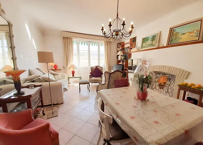 Palais Alexandre Iii