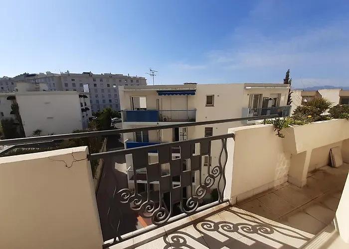 Palais Alexandre Iii شقة *