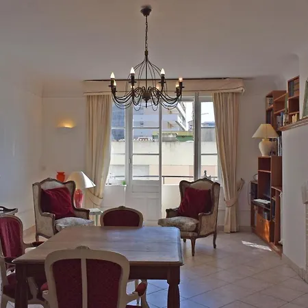 Palais Alexandre Iii *